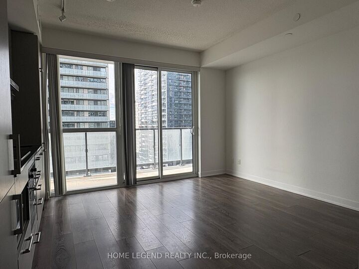 Property Photo:  87 Peter Street 3009  ON M5V 0P1 