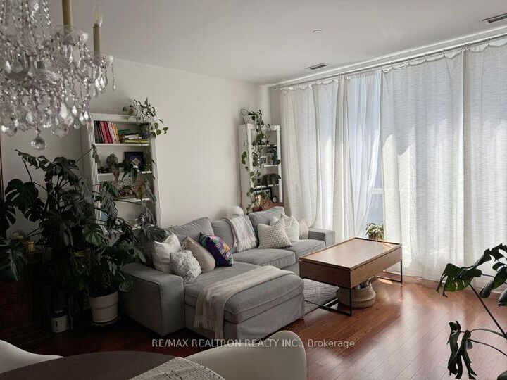 Property Photo:  980 Yonge Street 714  ON M4W 3V8 