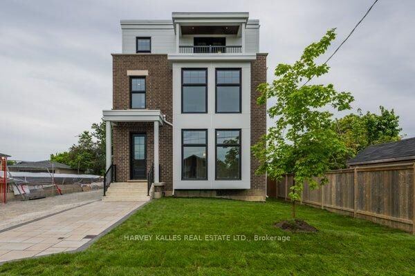 Property Photo:  165 Spalding Road Main  ON M3K 1K3 