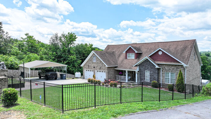 Property Photo:  1404 Van Oaks Drive  TN 37665 