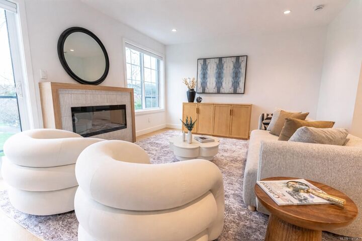 Property Photo: 3907 Cedar Hill Rd #U8 BC V8P 3Z8