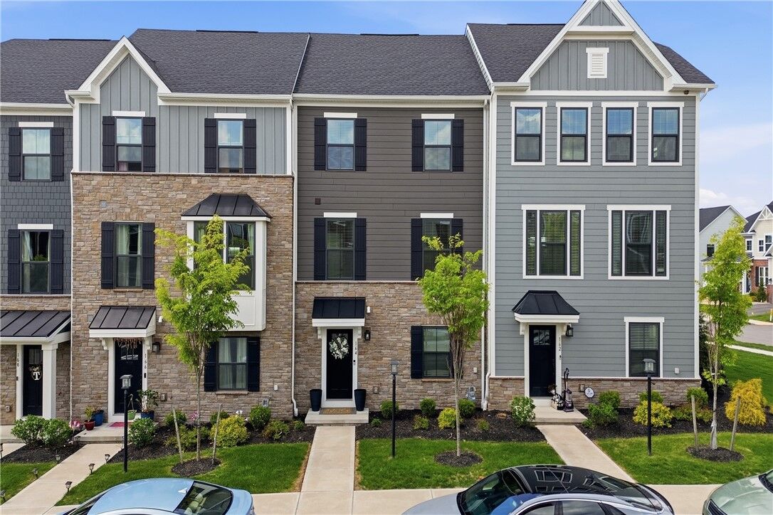 Property Photo:  164 Marketplace Ave  PA 15108 