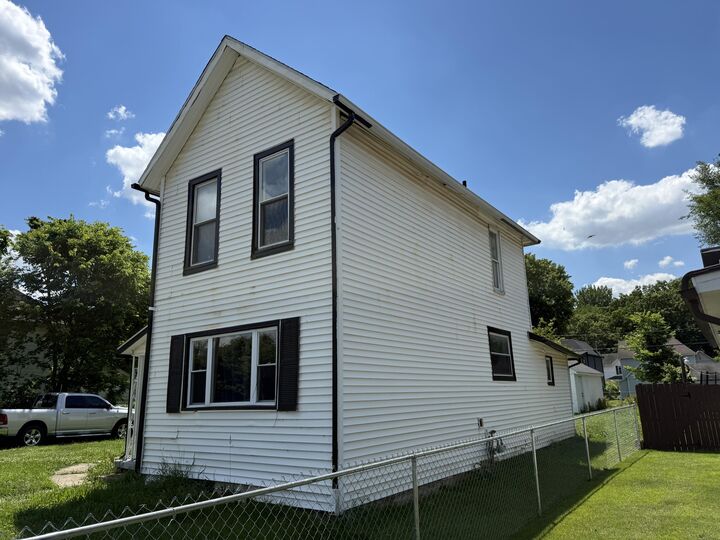 Property Photo:  1019 Wayne  OH 45503 