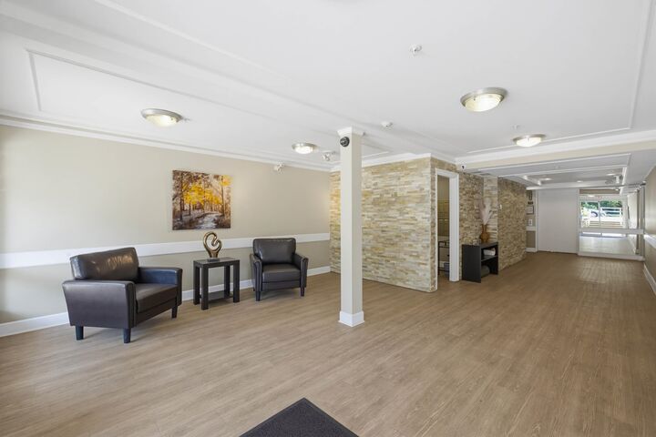 Photo de la propriété:  15255 18 Avenue 214  BC V4A 1W9 