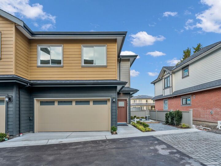 Property Photo: 8233 Williams Road 102 BC V7A 1G4
