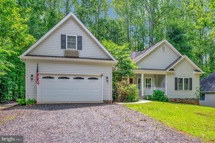 Property Photo:  106 Cloverhill Court  VA 22508 