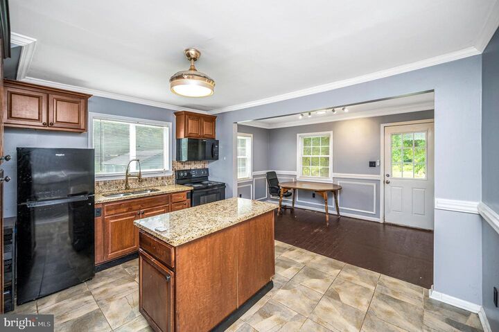 Property Photo: 13832 Post Oak Road VA 22551