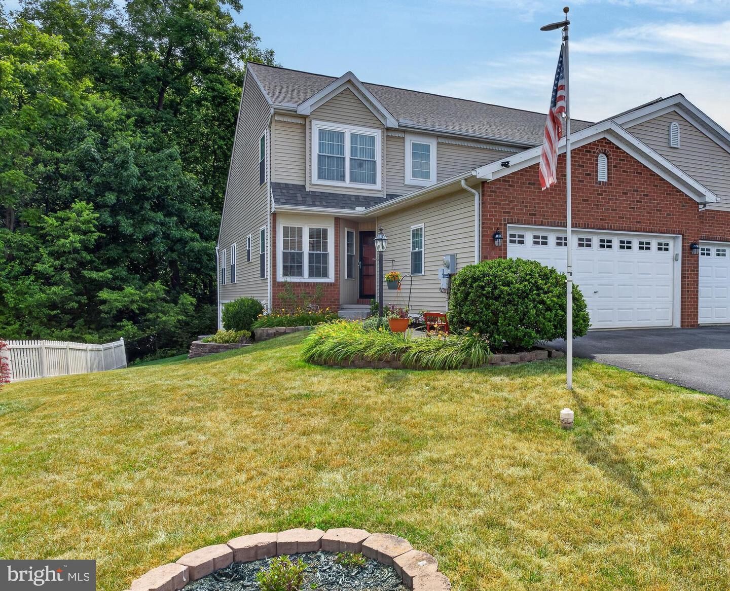 Property Photo:  75 Pin Oak Street  PA 17078 