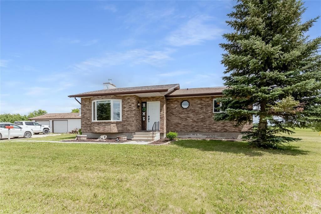 Property Photo:  71081 Dundee Garson Rd 33E Road  MB R0E 0R0 