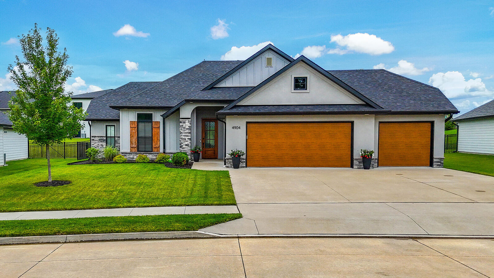 Property Photo: 4904 Ballyneal Ct MO 65201