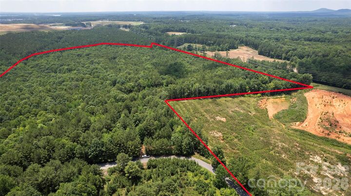 Property Photo: 8169 Raccoon Track Drive NC 28673