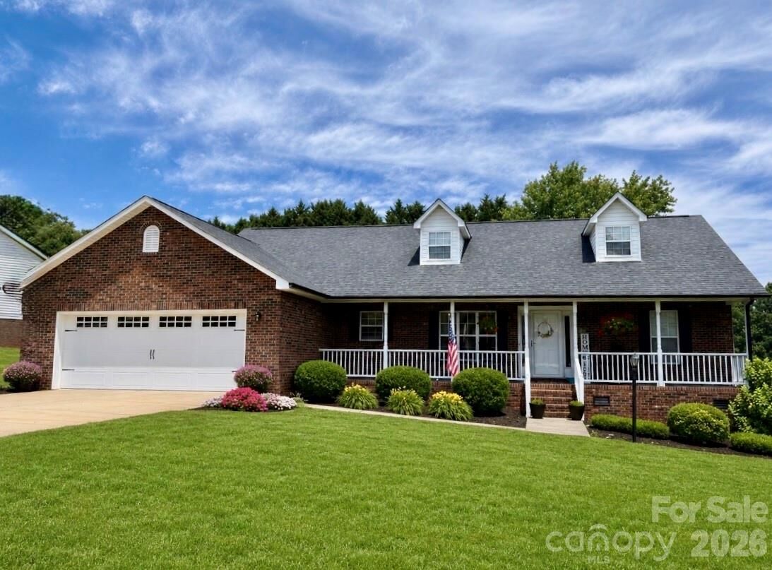 Property Photo: 2524 Old Pond Drive NC 28092