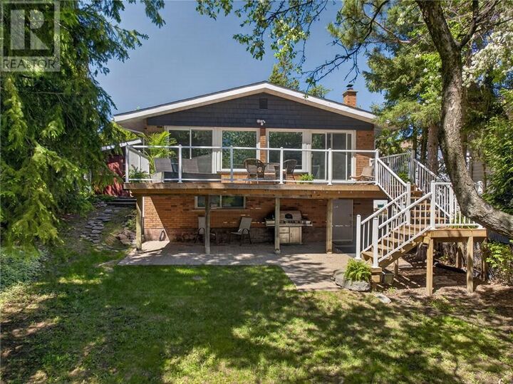 27 Nepahwin Avenue — photo 1
