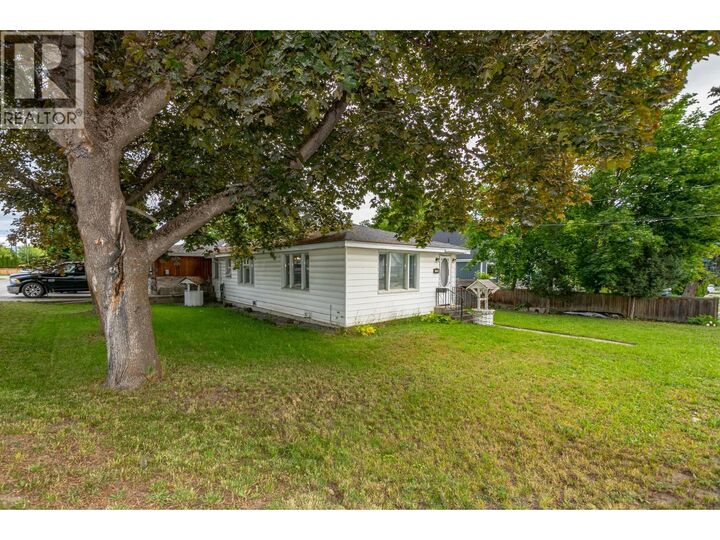 Property Photo:  729 Stanley Avenue  BC V0E 1V1 