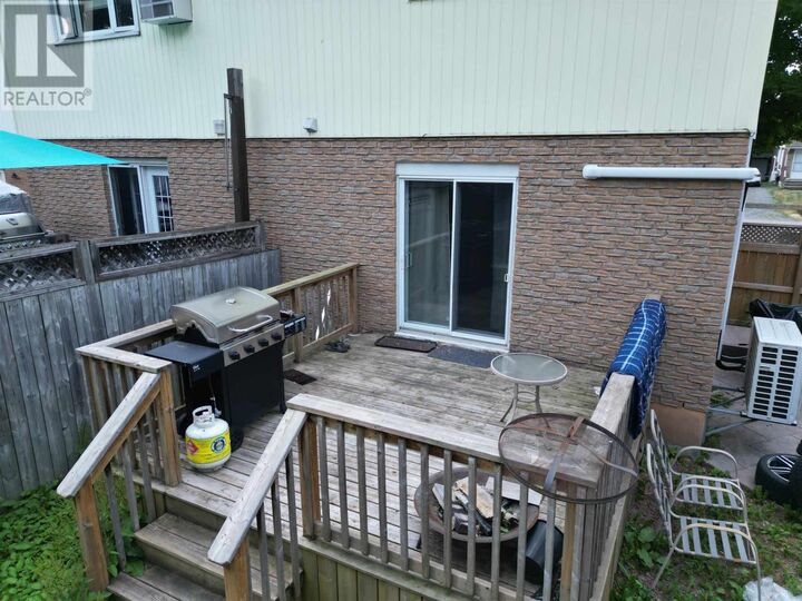 Photo de la propriété:  181 Sutton Pl  ON P6A 6A8 
