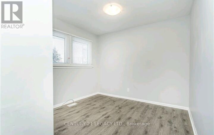 Property Photo:  62 Woodelm Drive  ON L2M 4N3 