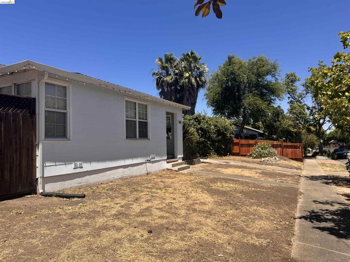 Property Photo:  3076 Stevenson St  CA 94565 