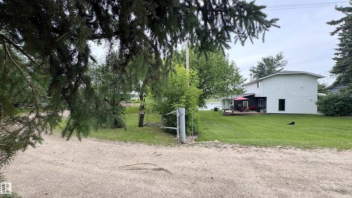 Property Photo:  422 11121 Twp Road 595  AB T0A 0C0 