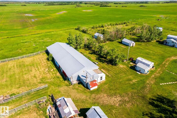 Property Photo:  551027 Range Road 193  AB T0B 2R0 