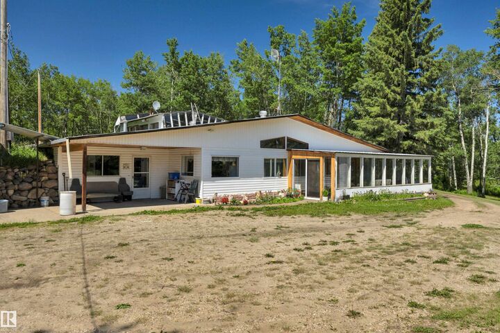 Property Photo:  50450 Rge Rd 233 90  AB T4X 0L4 
