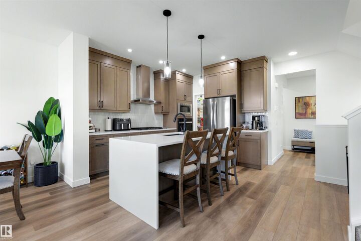 Property Photo:  3569 Erlanger Link Link NW  AB T6M 1J5 