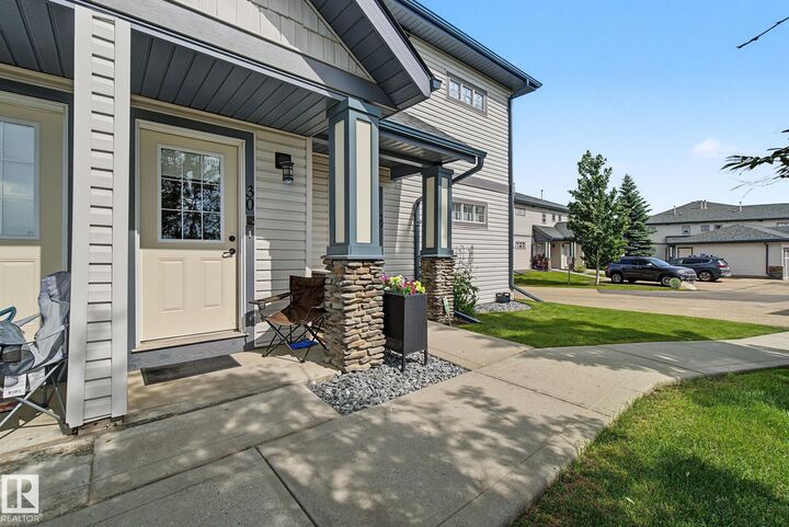Property Photo:  2565 Hanna Crescent NW 30  AB T6R 0M4 