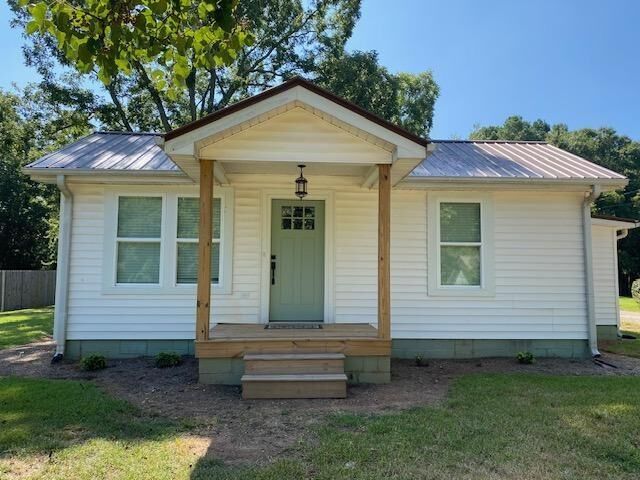 Property Photo:  5919 River Road  GA 30542 