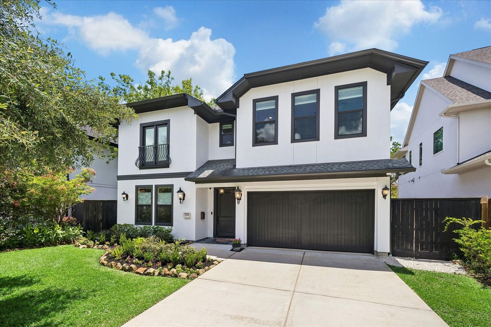 Property Photo:  1539 Hewitt Drive  TX 77018 