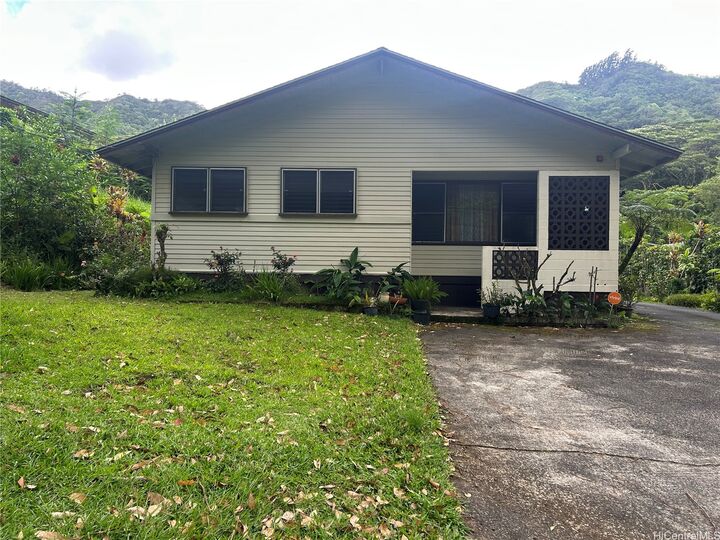 Property Photo: 3545 Kalihi Street HI 96819