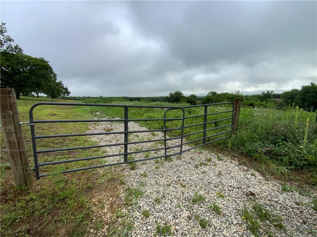 Property Photo:  20800 Cantrell Road  KS 66052 