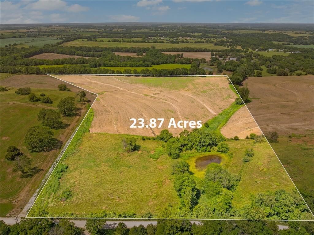 Property Photo:  20800 Cantrell Road  KS 66052 