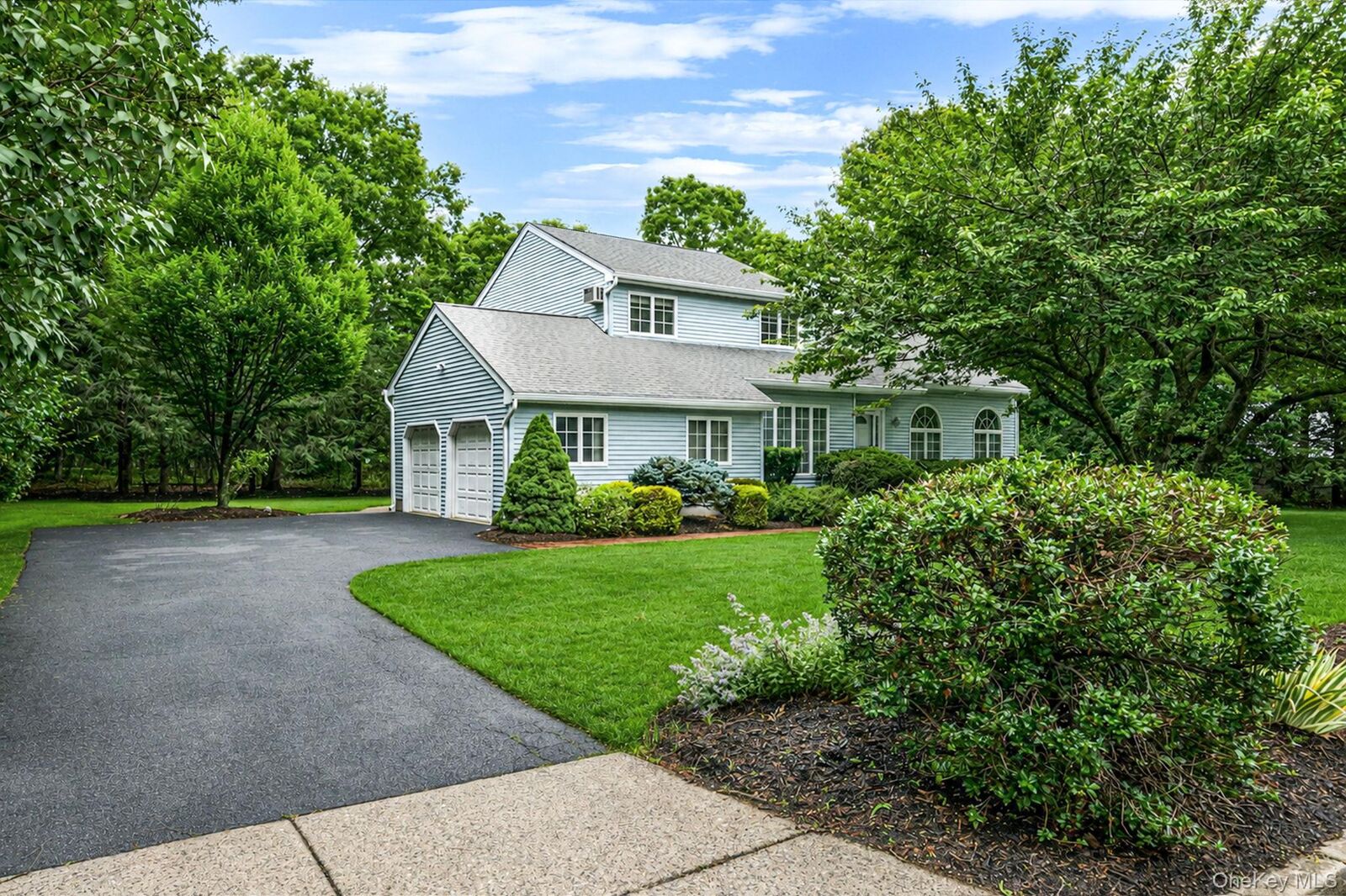 Property Photo:  3 Liberty Lane  NY 11764 