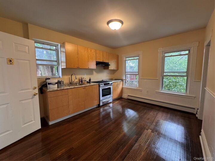 Property Photo:  39 Avoca Street  NY 12550 