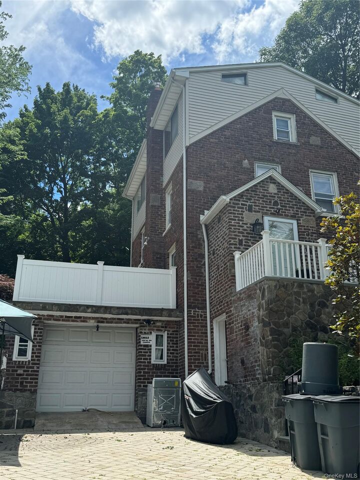 Property Photo:  262 Upper Depew Avenue  NY 10960 