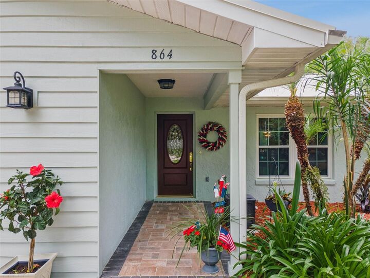 Property Photo: 864 Redwood Way FL 33898
