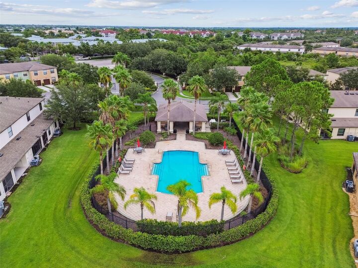 Property Photo:  2510 Edgewater Falls Drive  FL 33511 