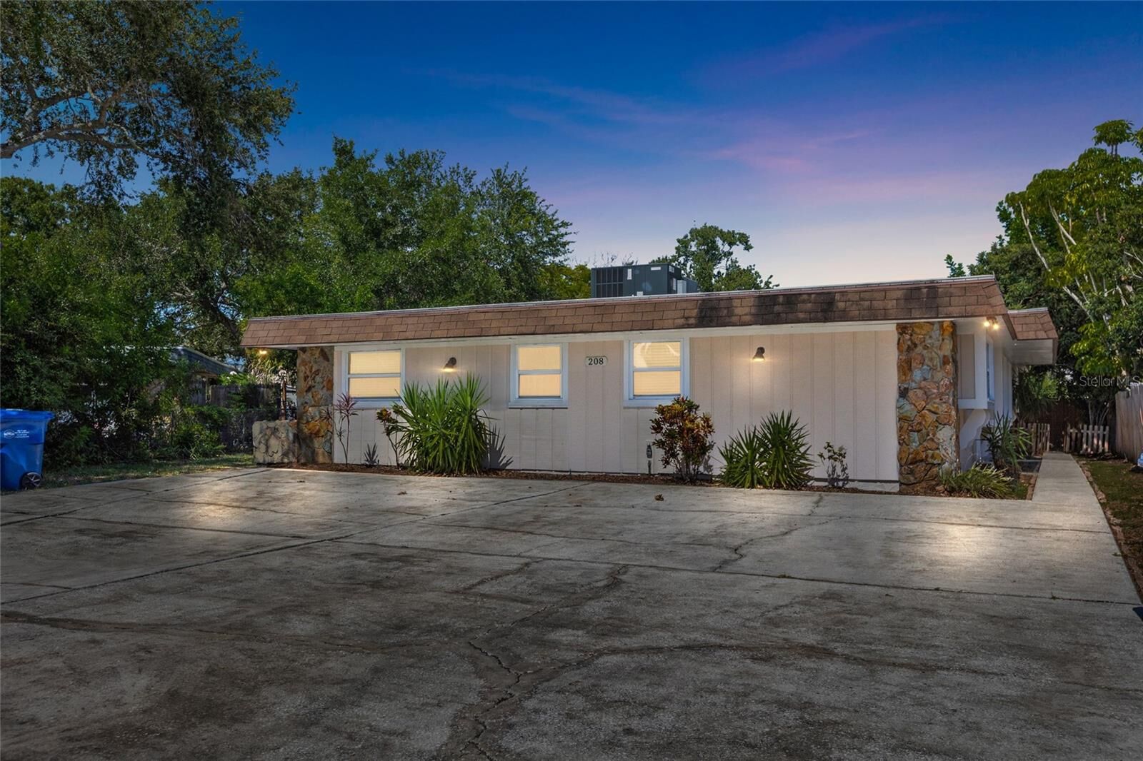 Property Photo:  208 Jody Court  FL 33771 
