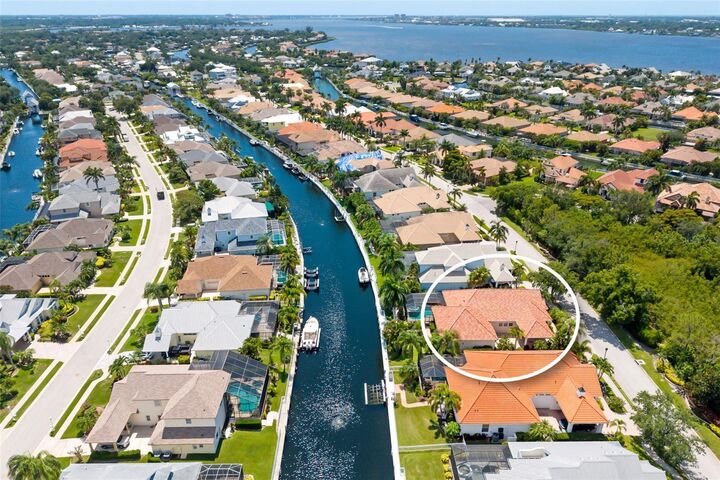 Property Photo: 4770 Mainsail Drive FL 34208