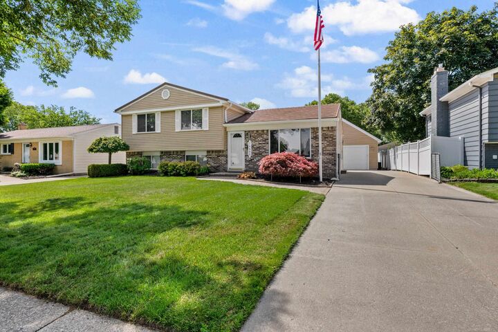 Property Photo:  14890 Alma Drive  MI 48313 