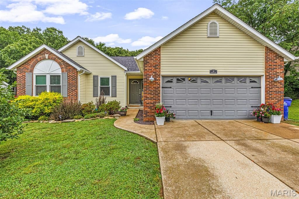 Property Photo:  52 Ashford Place  MO 63028 