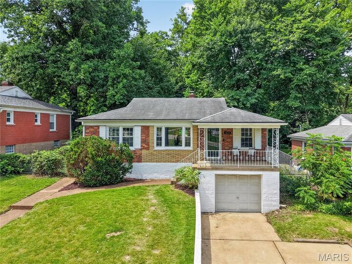 Property Photo: 1625 Salem Hills Drive MO 63119