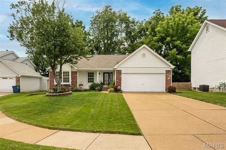 Property Photo:  11365 Brierhall Circle  MO 63043 