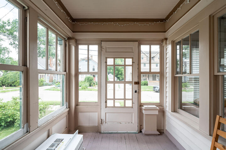 Property Photo:  421 Central Ave  WI 53186 