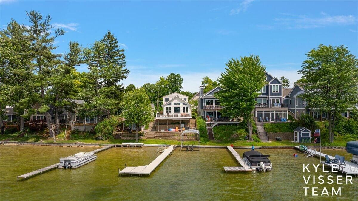 Property Photo: 7007 Goldenrod Avenue NE MI 49341