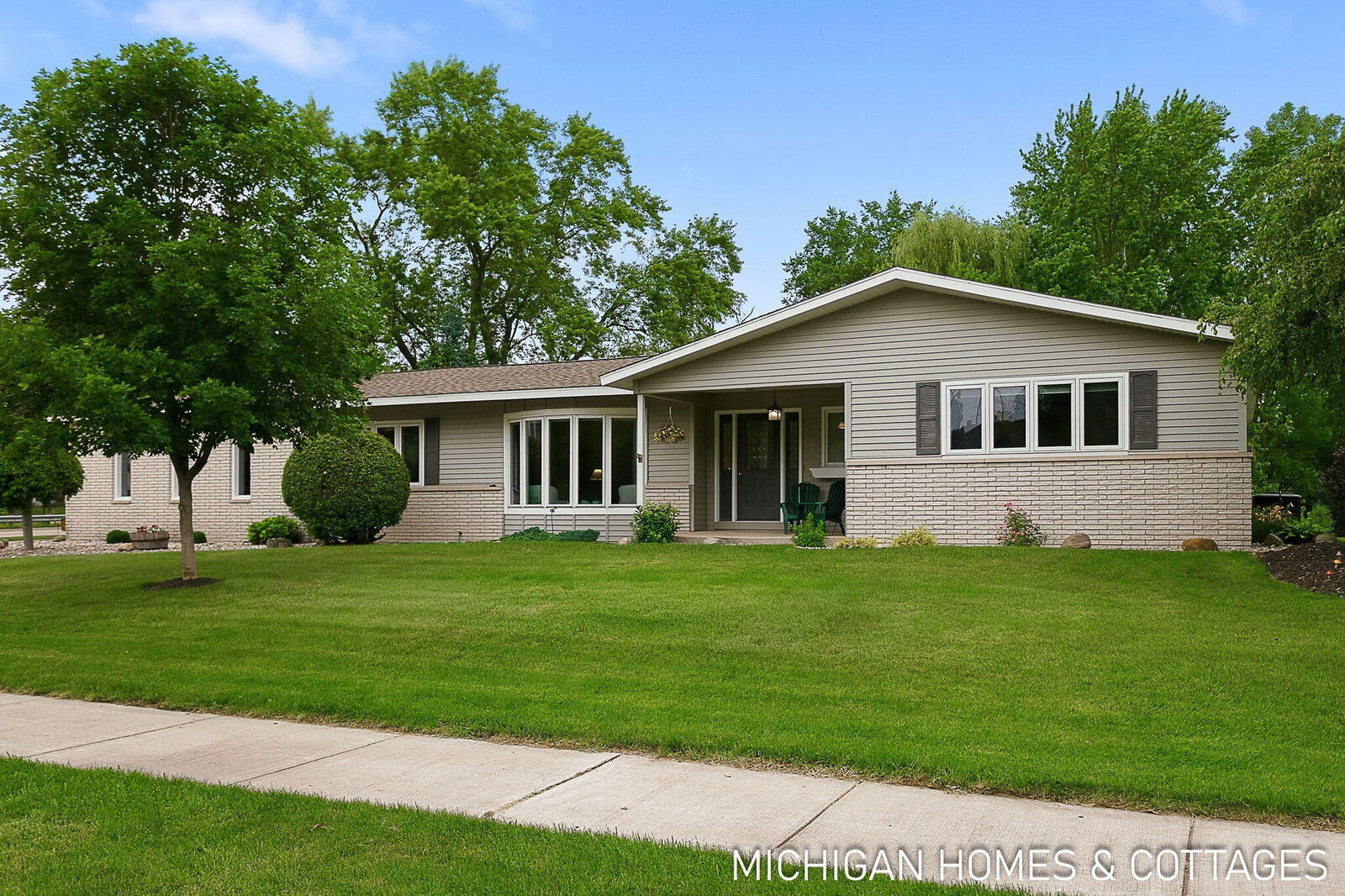 Property Photo:  593 Alice Avenue  MI 49464 