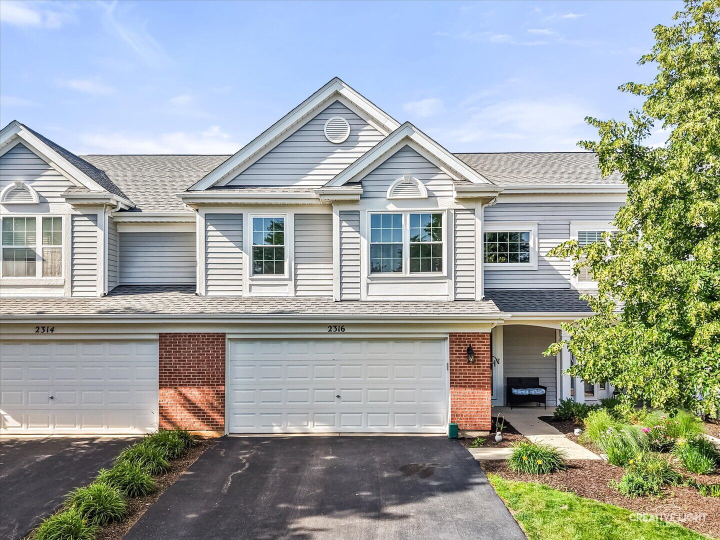 Property Photo: 2316 Foxmoor Lane IL 60502