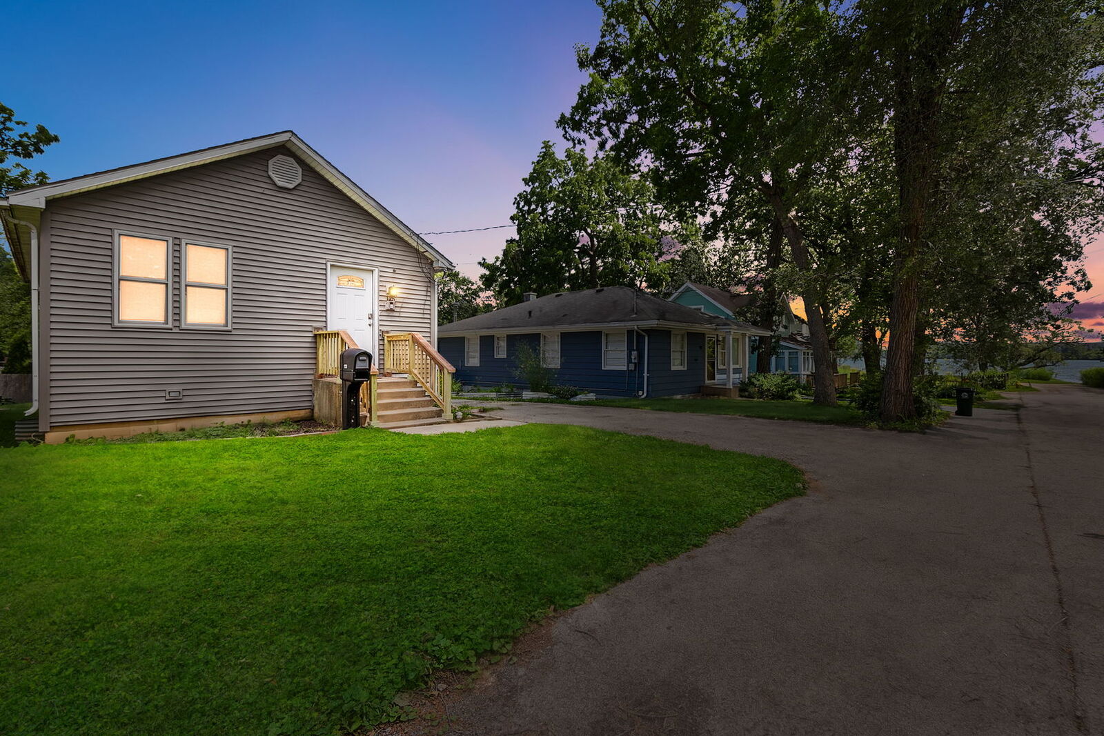 Property Photo:  125 Burton Street  IL 60030 