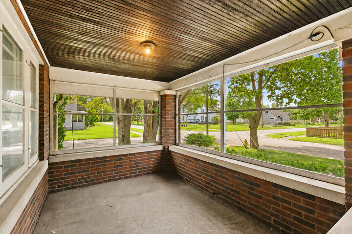 Property Photo: 2026 16th Avenue IL 61104