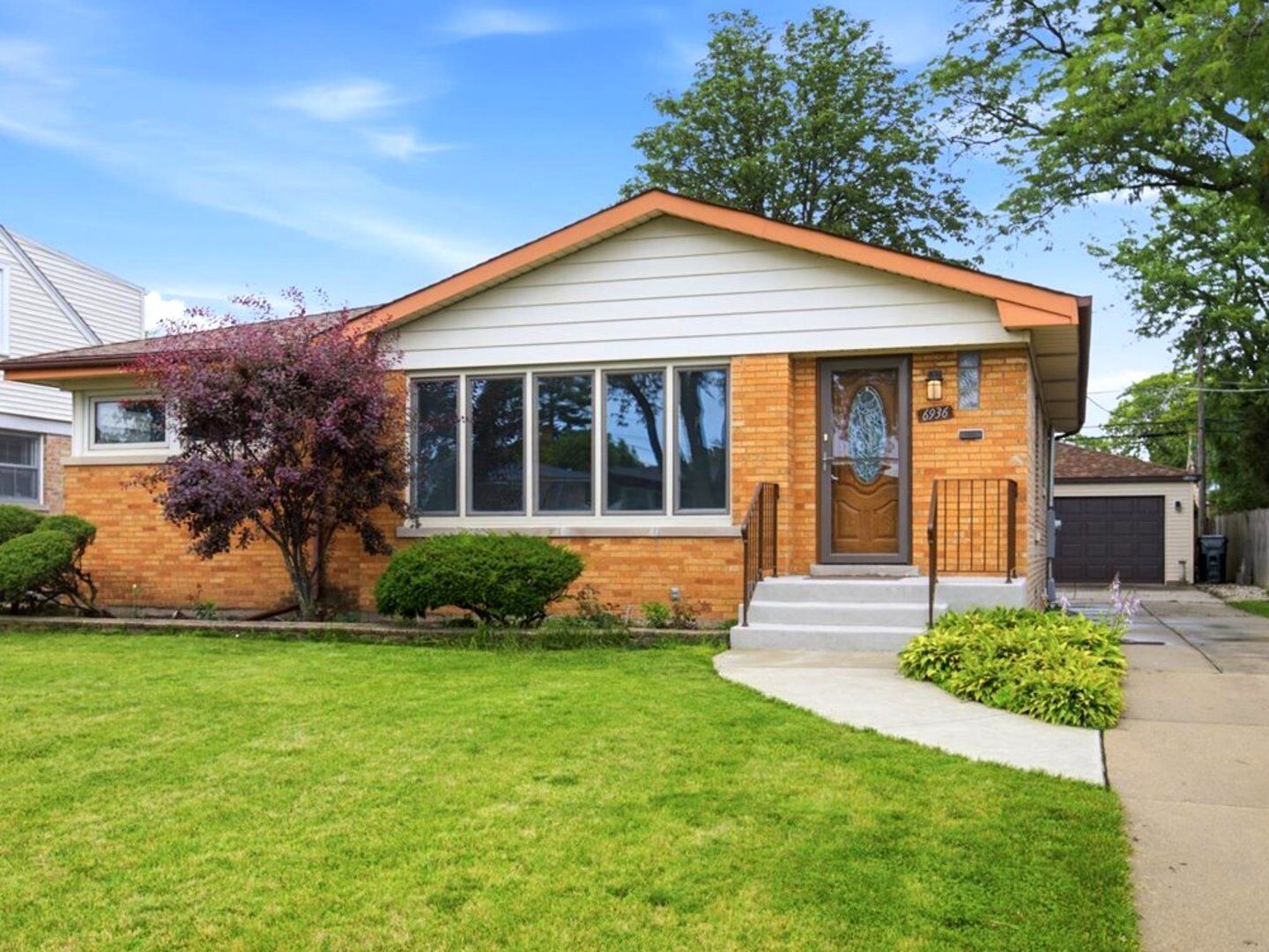 Property Photo:  6936 W Oakton Court  IL 60714 