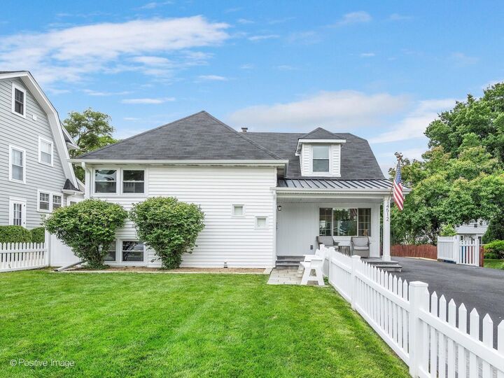 Property Photo:  4512 Washington Street  IL 60515 